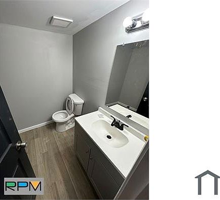5th image of 2215 Aiken St