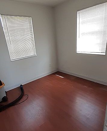2nd image of 1416 NE 54th St