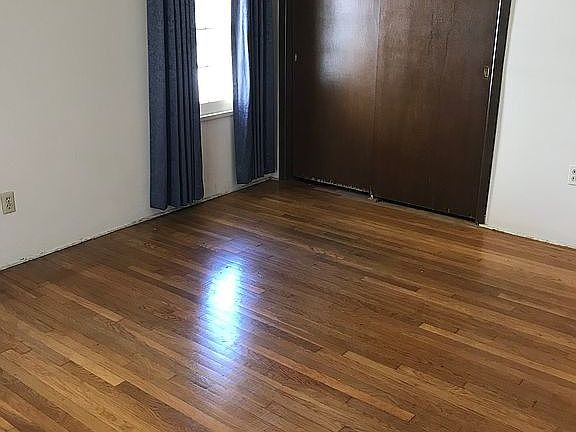 3rd image of 651 Burchett St