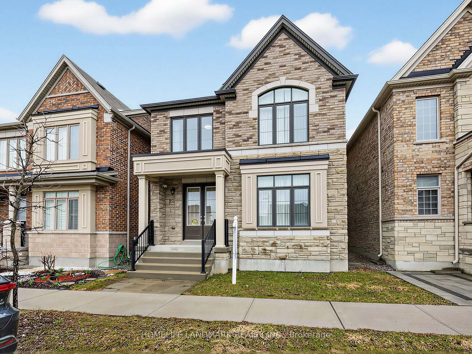 25 Gordon Landon Dr photo 1