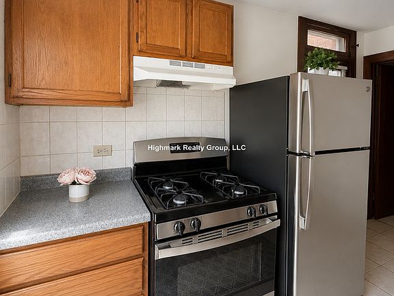 2nd image of 733 Elm St #304B