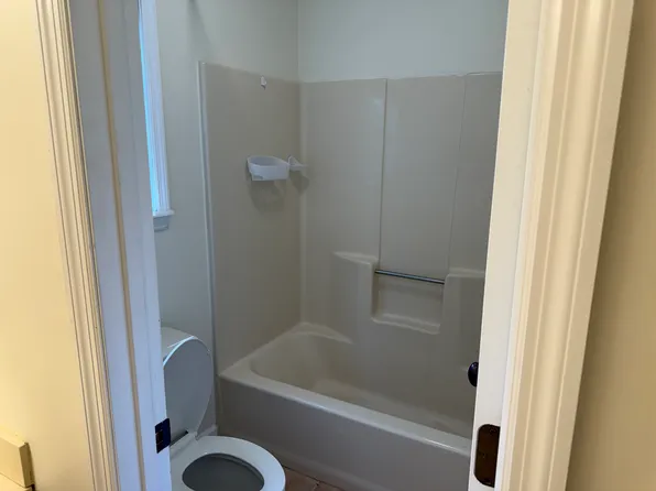 27 James F Byrnes St, Beaufort, SC 29907