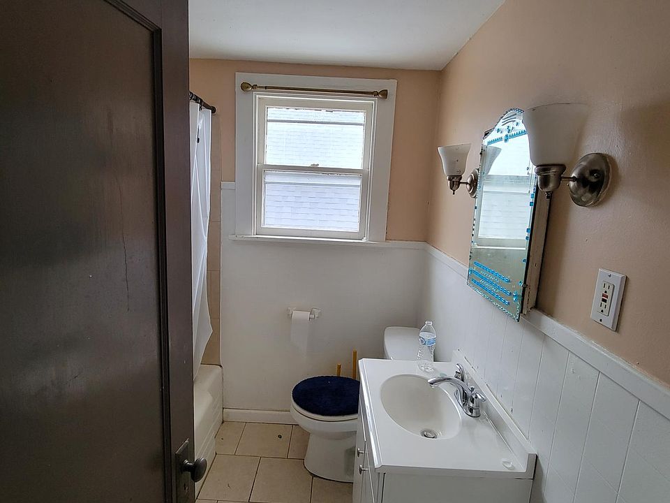 1st image of 541 Highgate Ave Floor 2
