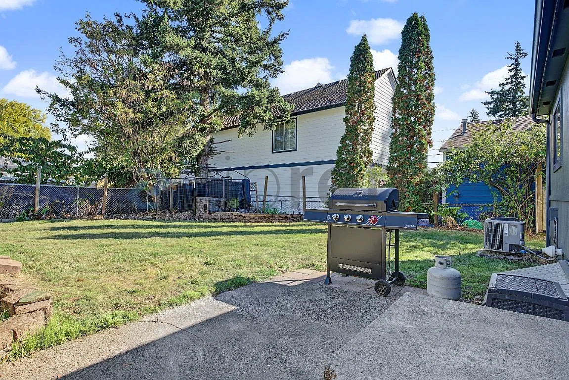 2 bed, 816 sqft, $2,300 — Photo 4