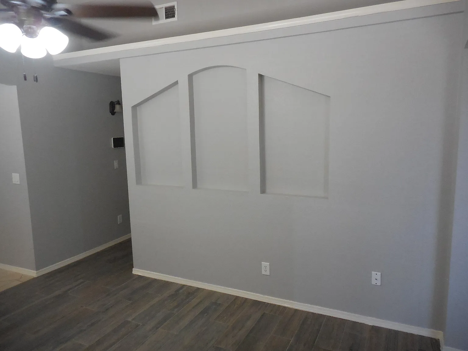 14301 Desert Orchid - 1 — Photo 1