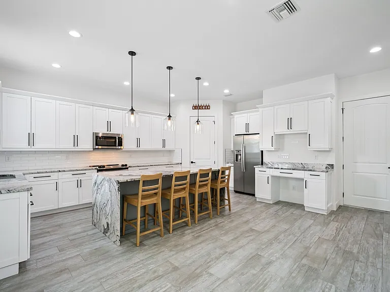328 W Frierson Ave #1 — Photo 22