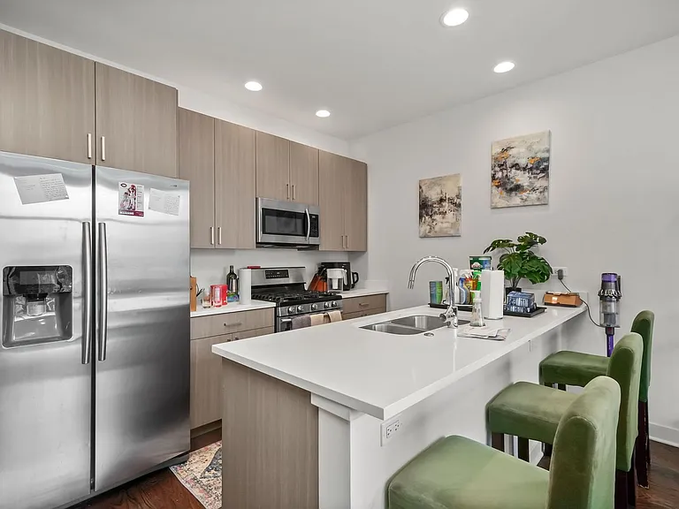 839 W Erie St #3C — Photo 4