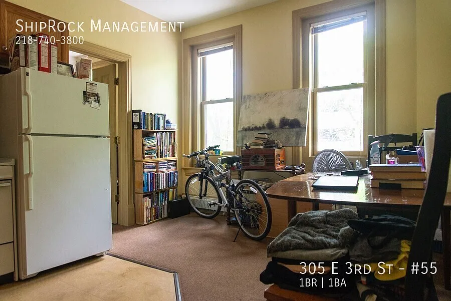 Building Photo - 305 E 3rd St #55