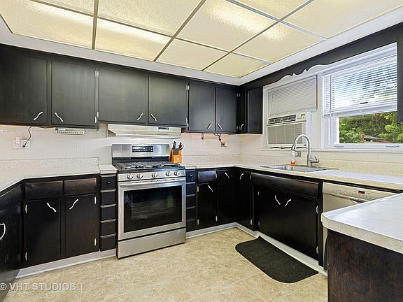 4th image of 6232 W Belle Plaine Ave