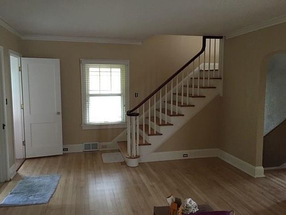 4th image of 315 Hudson St