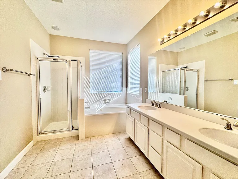 2123 Hollow Reef Cir — Photo 18