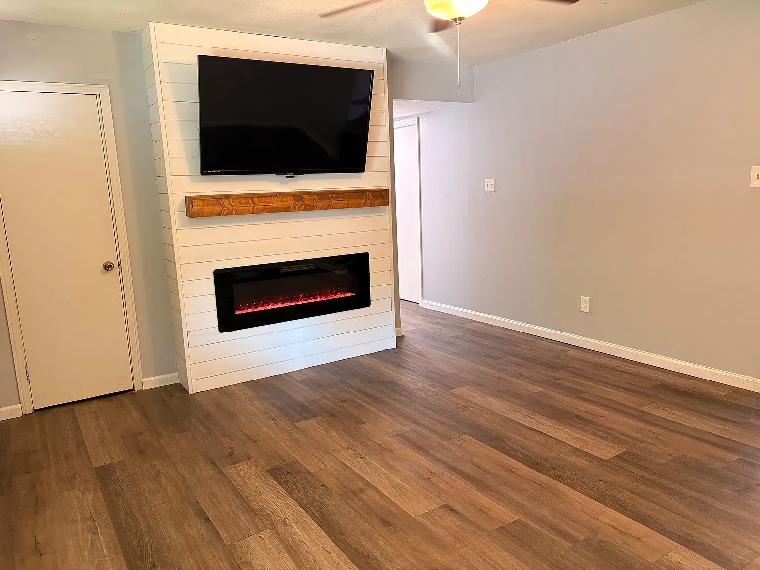 3 bed, 1.5 bath, 1176 sqft, $1,500 — Photo 2