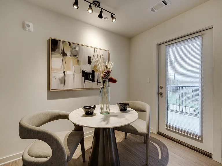 Brentwood Apartments — Photo 10