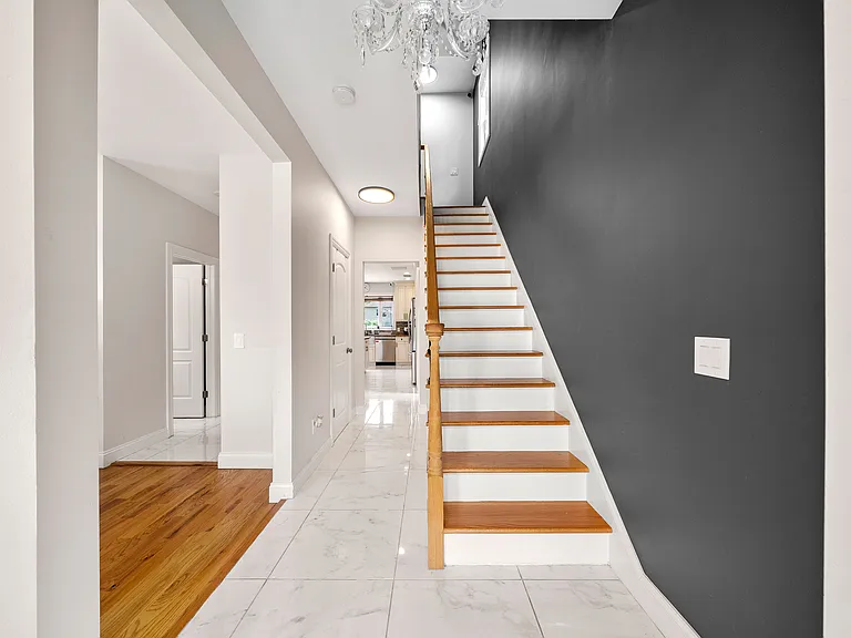 156 Phelps Ave — Photo 3