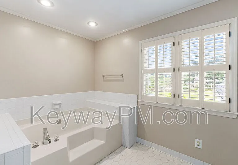 879 Sparkleberry Rd — Photo 21