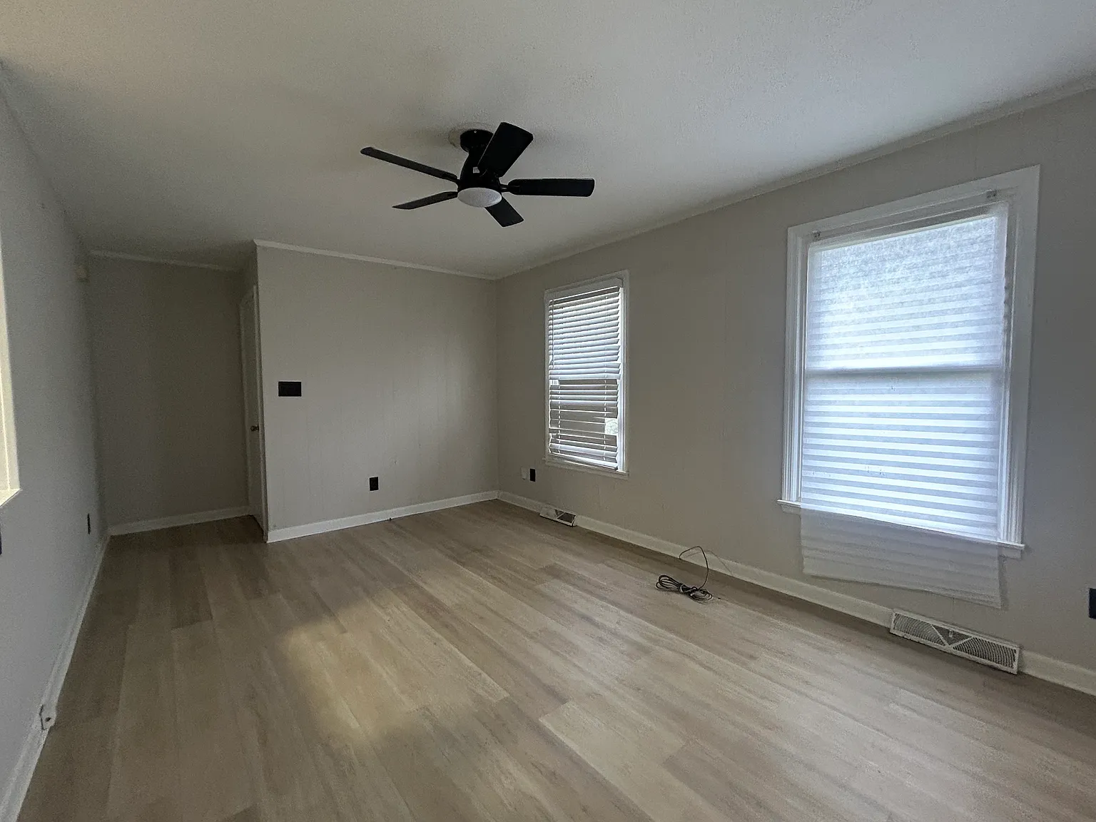 1 bed, 1000 sqft, $1,325 — Photo 2