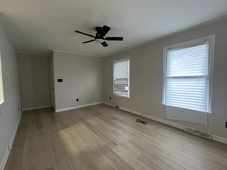 209 Greenview Dr #A — Photo 2