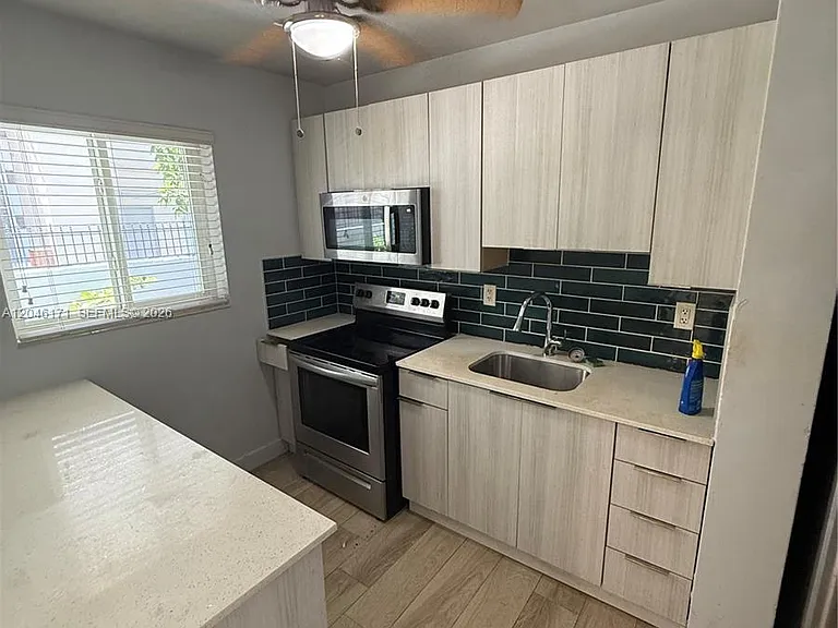 1450 Lenox Ave #5 — Photo 10