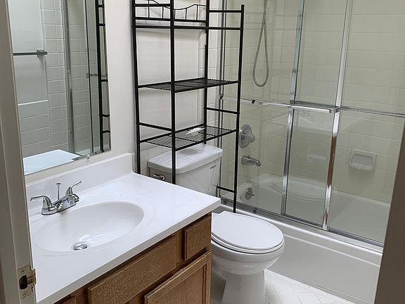 4th image of 223 25th Ave APT 5