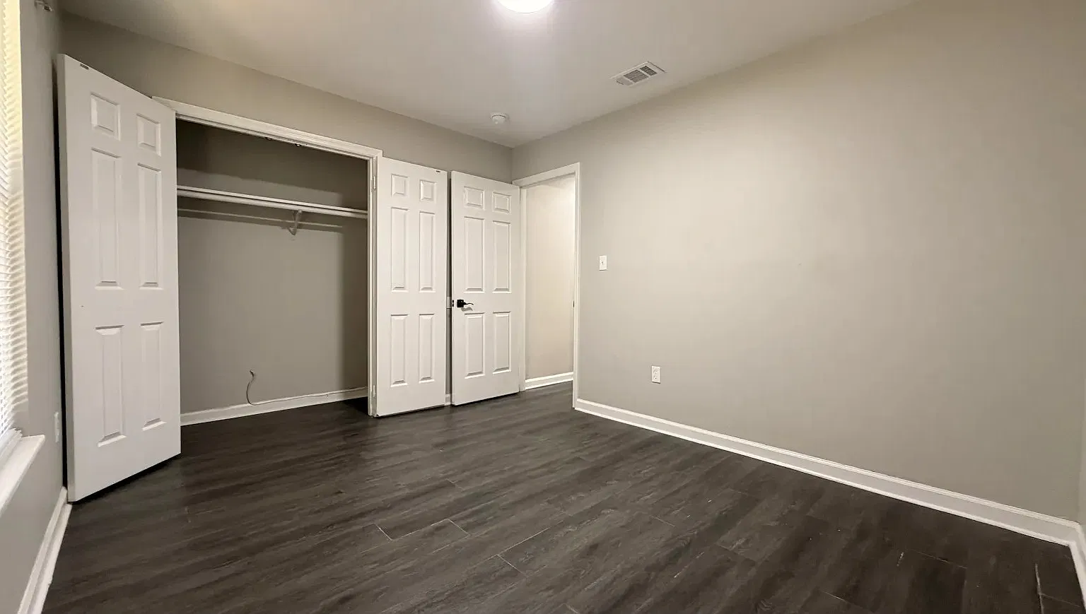 2 bed, 1076 sqft, $1,600 — Photo 3