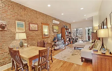 Rented by R New York