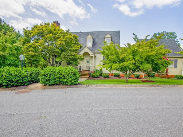 200 Saint James Pl, Lynchburg, VA 24503