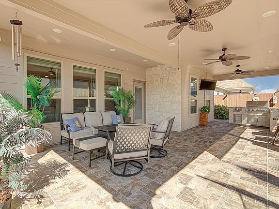 3rd image of 16514 Twinwalker Dr #16514