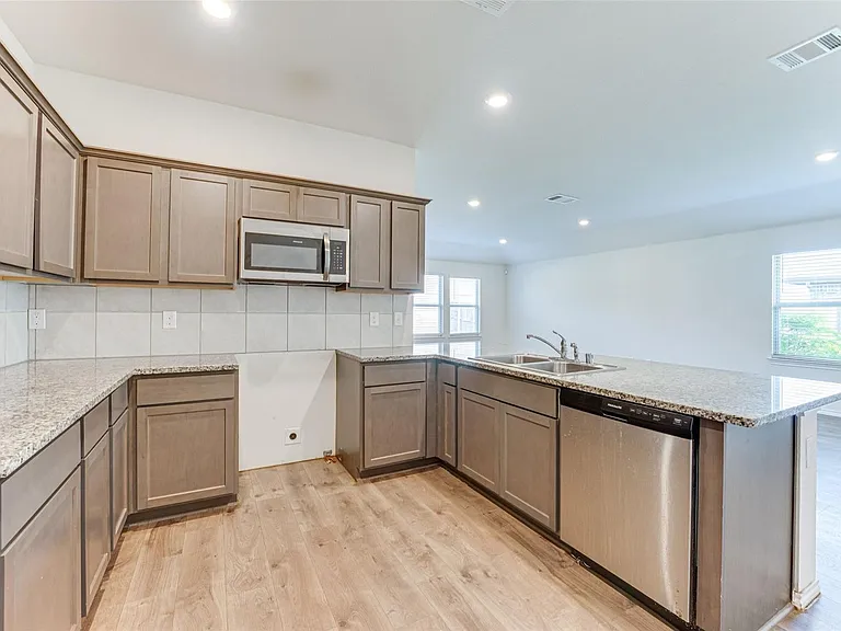 517 Milo Way — Photo 33