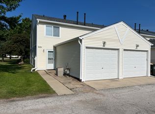498 Meadow Green Ln, Round Lake Beach, IL