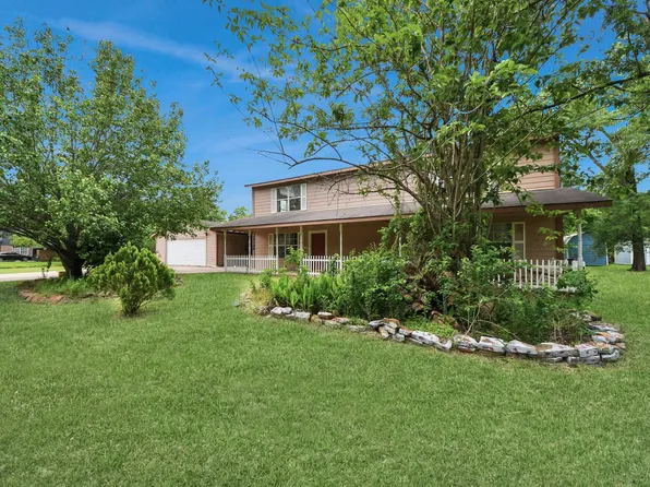 17106 Moss Oaks Dr, Conroe, TX 77385