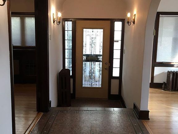 2nd image of 2110 E Greenwich Ave