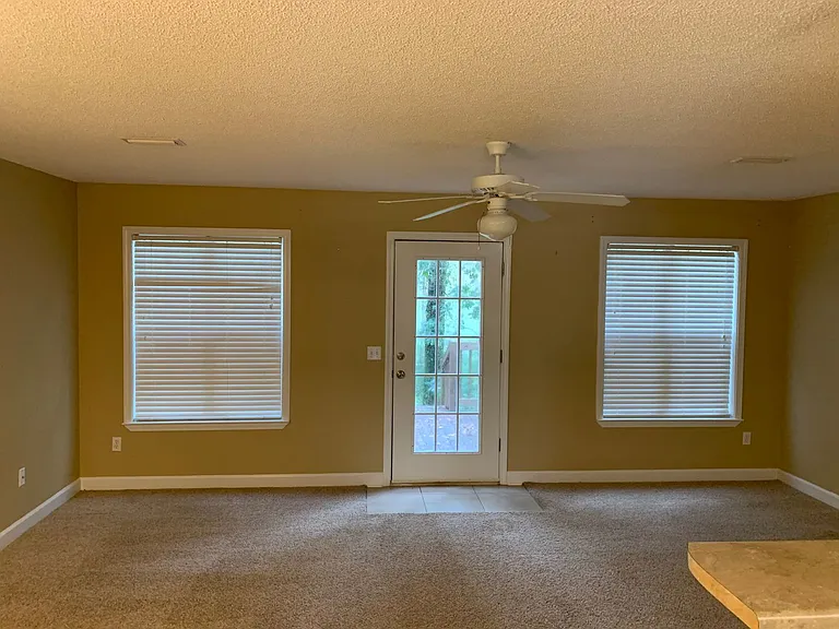 475 Sandy Oak Dr — Photo 3