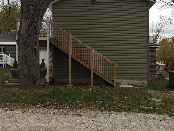 4th image of E Scott St