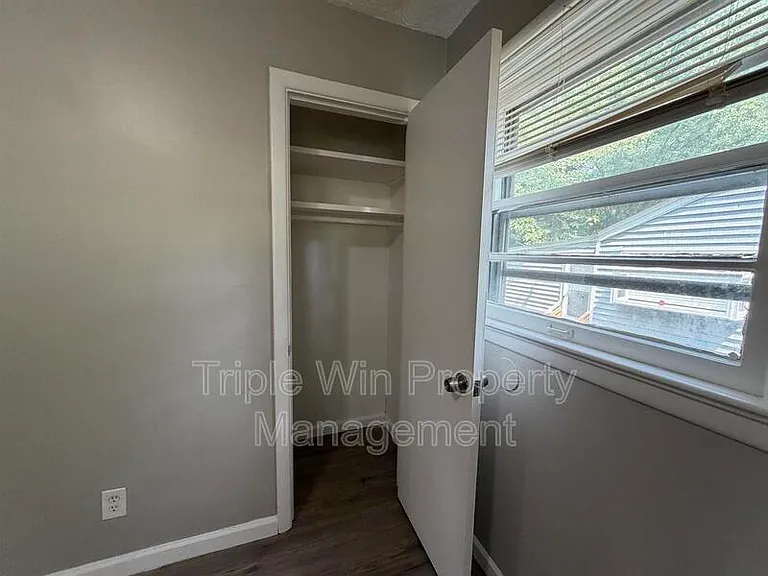 1113 Highmont Dr — Photo 18