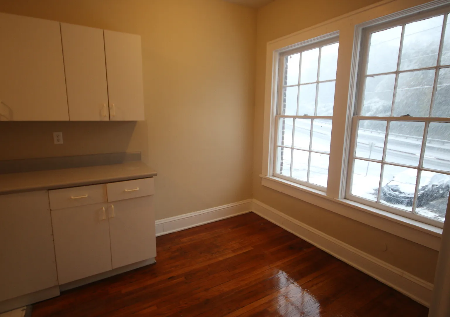 Eastwood Apartments — Photo 3