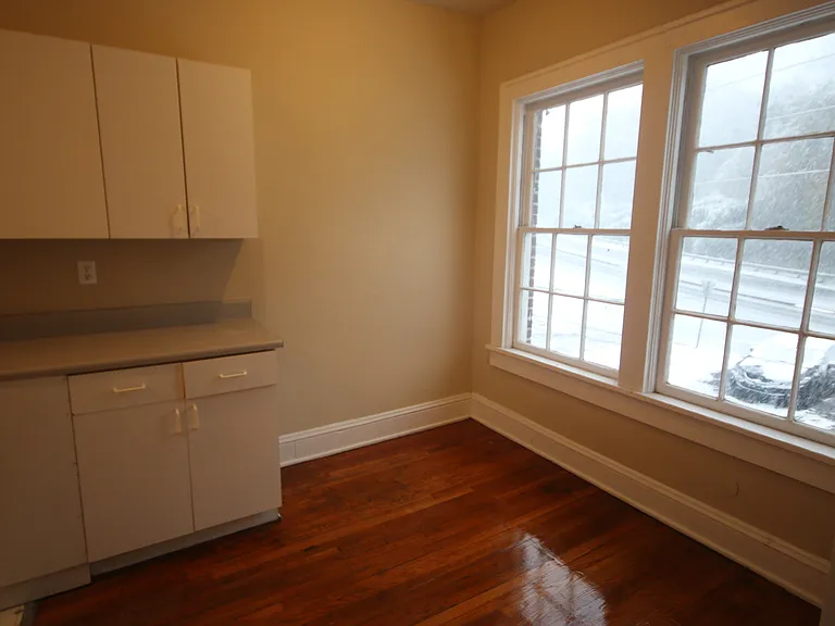 1003 E 2nd Ave SW — Photo 3