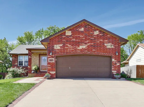 827 S Sunset Cir, Andover, KS 67002