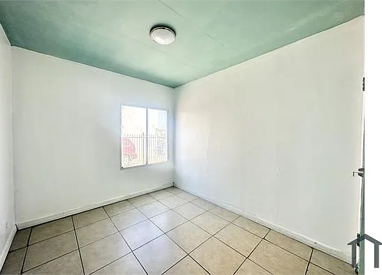 2651 1/2 S Cloverdale Ave — Photo 5