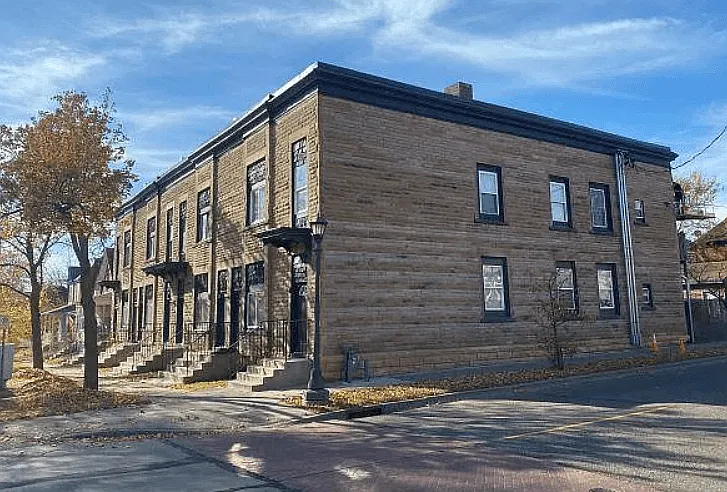 241 Western Avenue S — Photo 9