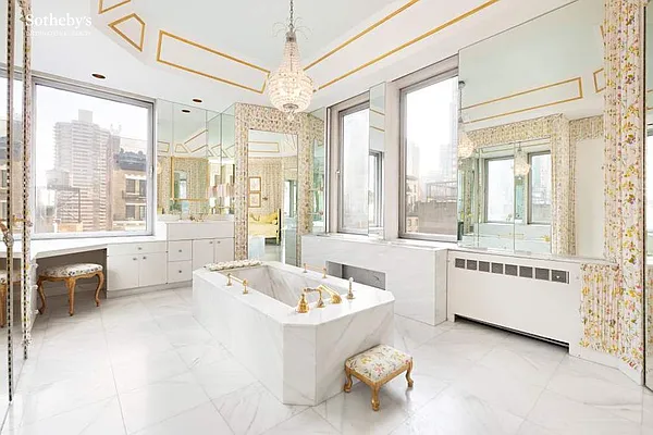 Sold by Sotheby's International Realty | media 9