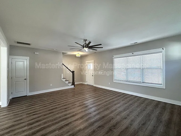 102 N Dunn St — Photo 6