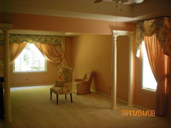 5th image of 1404 Woodland Way
