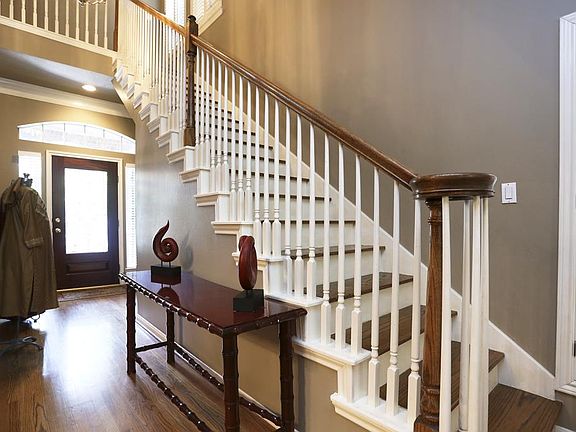 Gracious & elegant foyer. Luscious hardwoods here and thru'out 1st and 2nd floors & the stairs. Hand