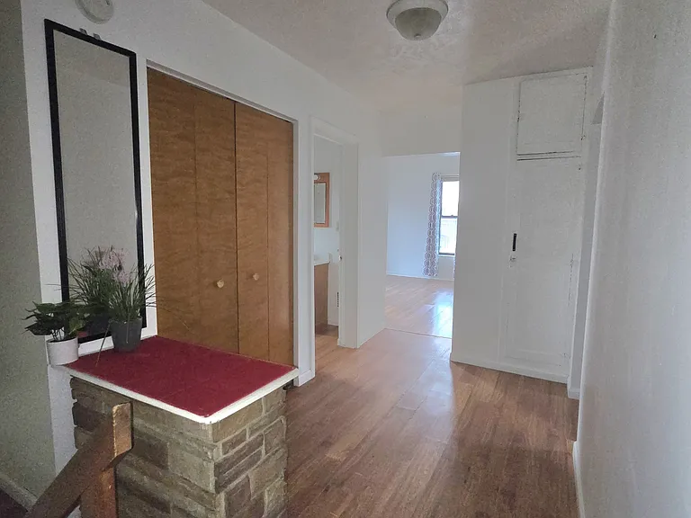 114 E River St #1 — Photo 4