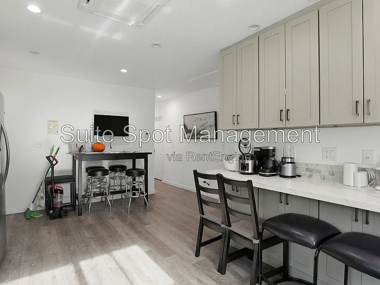 1409 Jefferson Ave #A1 — Photo 3