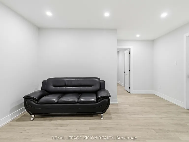 77 Thomas St #LOWER — Photo 11
