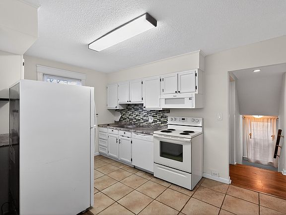 4th image of 8 E Marthart Ave APT B