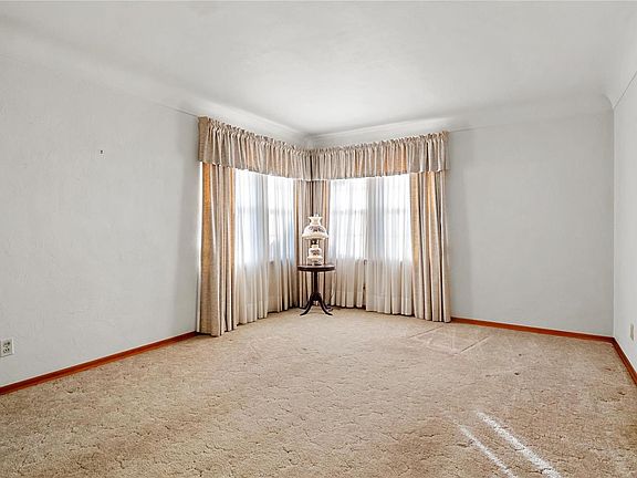 3rd image of 8416 Hillview Dr