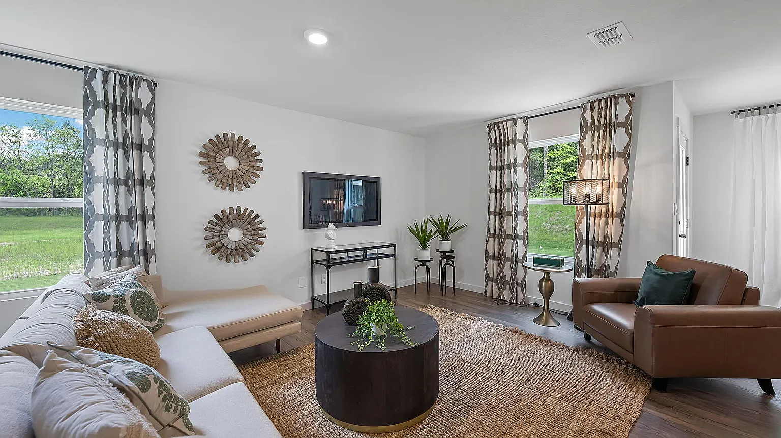 5 bed, 2618 sqft, $2,795 — Photo 4