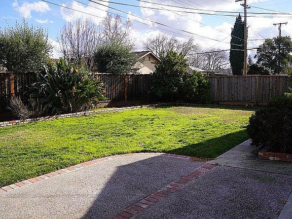 4th image of 2211 Kerry Dr
